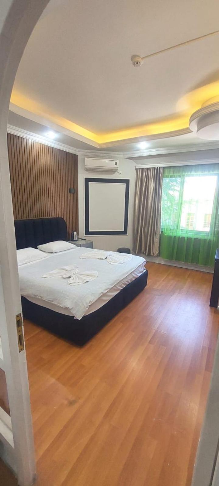 Metrepol Hotel Батумі Екстер'єр фото