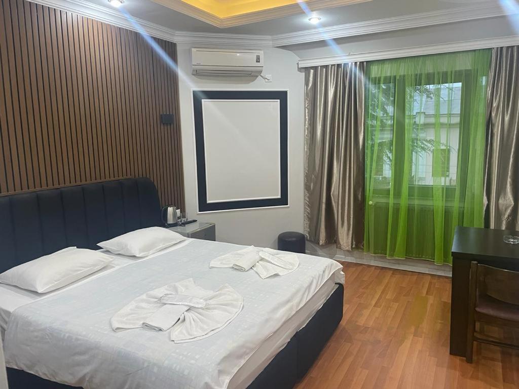 Metrepol Hotel Батумі Екстер'єр фото