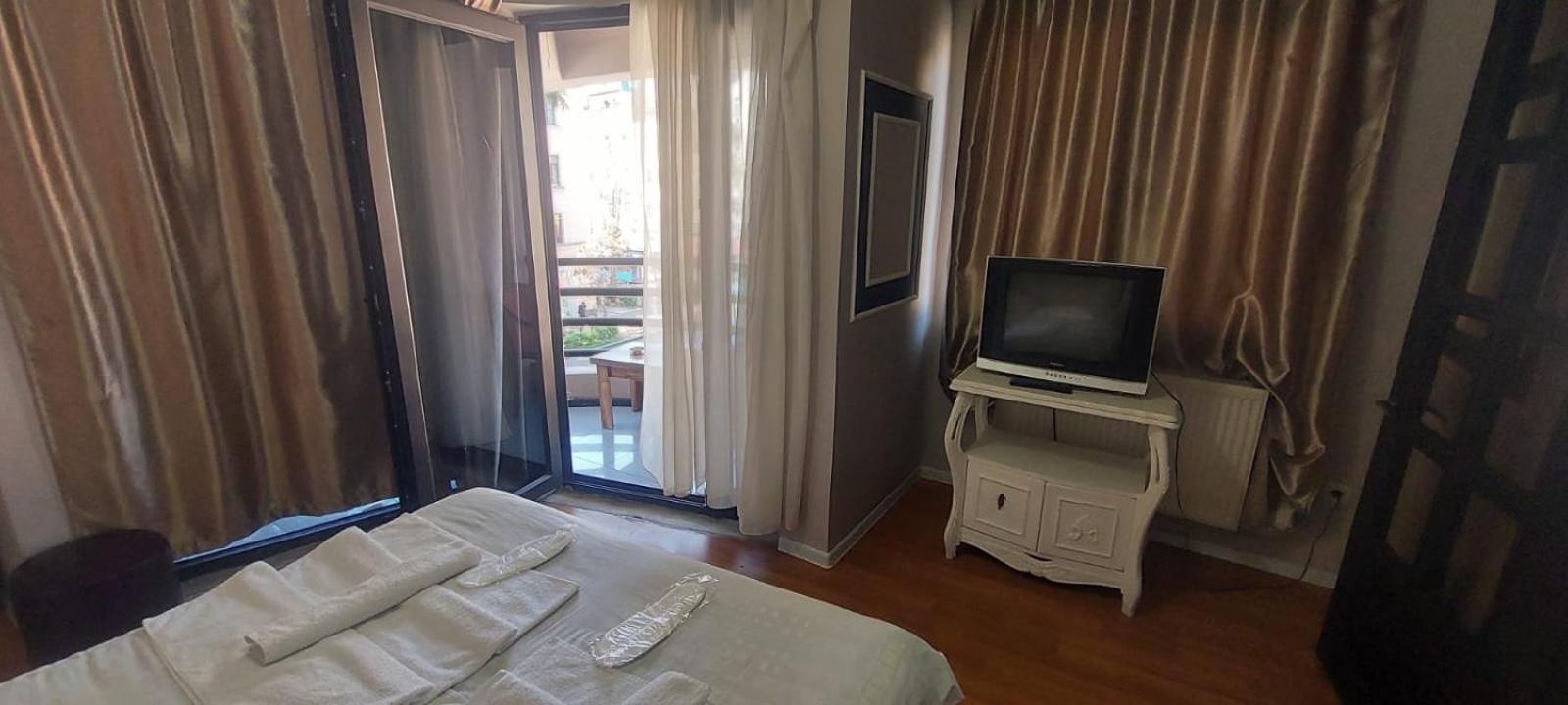 Metrepol Hotel Батумі Екстер'єр фото