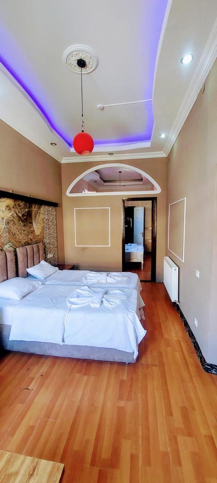 Metrepol Hotel Батумі Екстер'єр фото